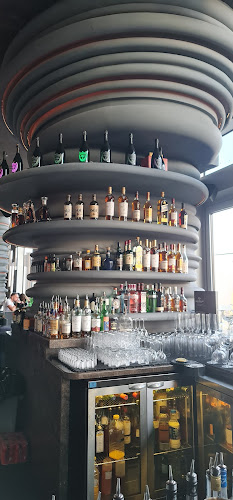 Comentarii opinii despre CÉ LA VI