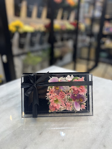 Comentarii opinii despre ghusn al yasmeen flowers غصن الياسمين للزهور