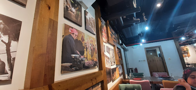 F9R8+26V - Hamdan Bin Mohammed St - Al Danah - Zone 1 - Abu Dhabi