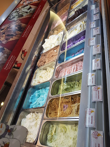 Cold Stone Creamery - Hospitality and gastronomy