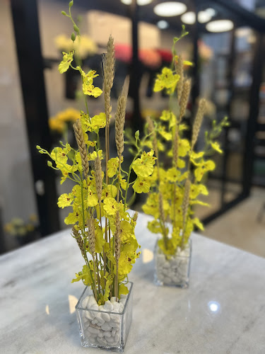 Comentarii opinii despre ghusn al yasmeen flowers غصن الياسمين للزهور