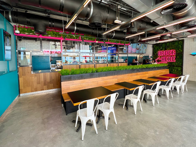 Pickl Al Hirah Beach - Hospitality and gastronomy