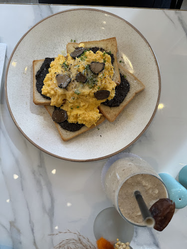 Knead Bakery & Patisserie - Abu Dhabi