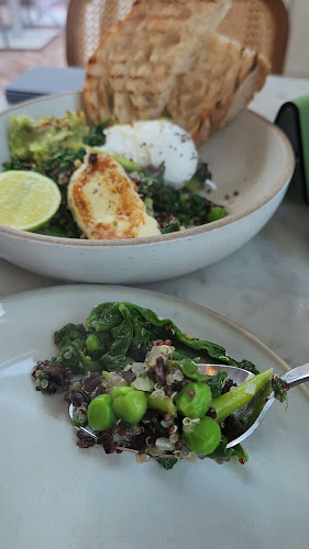 Opinii despre Friends Avenue Cafe JLT în Dubai - Hospitality and gastronomy