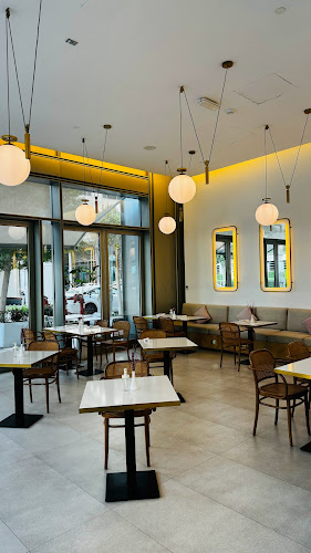 Comentarii opinii despre Parlour Boutique