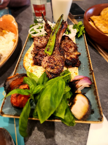 فناجين فرع من مطعم صمد العراقي Fnajeen