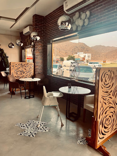 Comentarii opinii despre LAUREN CAFE