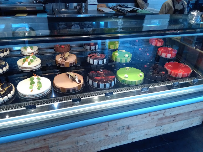 French Bakery | Birthday Cakes | Cake Shop - Hospitality and gastronomy