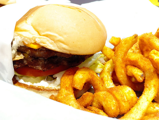 Hardee's khalifa city - Hospitality and gastronomy