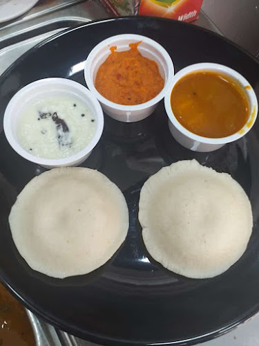 Comentarii opinii despre Adukkala Cafe