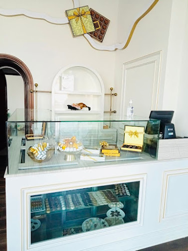 GOLDEN RIBBON CHOCOLATES - Sharjah