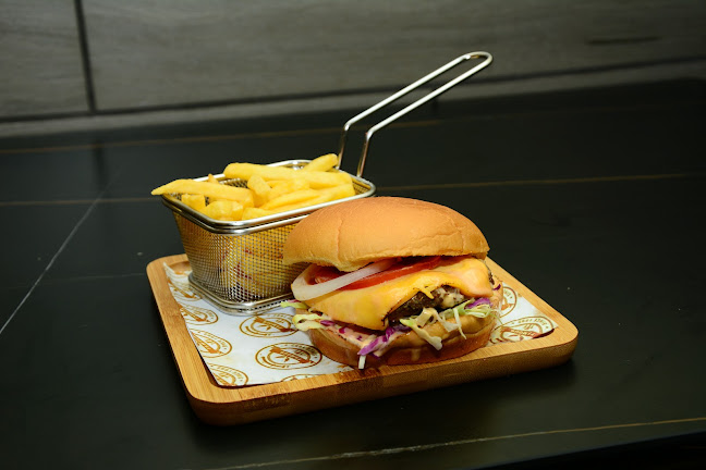 Famous Cafeteria, Khalifa City A كافتيريا مشهورة