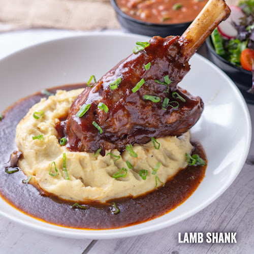 Famous Dave's Bar-B-Que - Hospitality and gastronomy