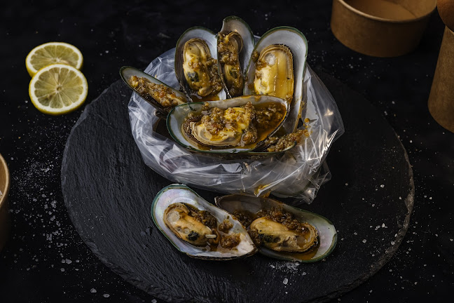 Off The Hook Seafood Restaurant - Town Center Fujairah