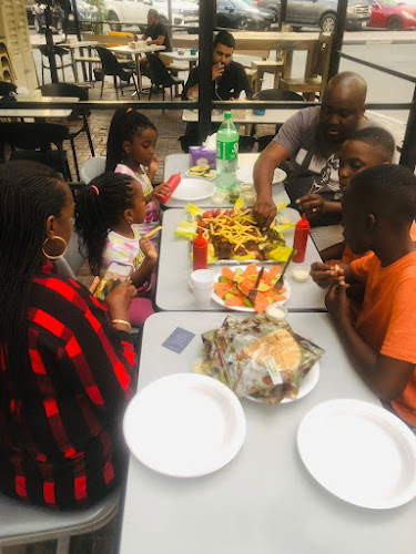 Bubbles Fish & Meat Grill Restaurant - Charcoal Grills, Burgers, Fried Chicken & Sandwiches - Hospitality and gastronomy