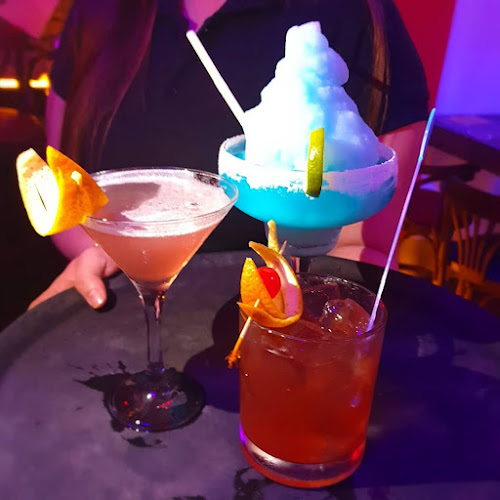 67FP+7FF - Sheikh Zayed Rd - Trade Centre - Trade Centre 2 - Dubai