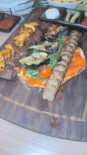 Opinii despre AVE Dubai în Dubai - Hospitality and gastronomy