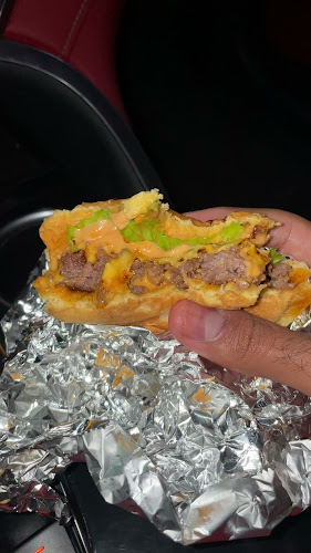 Opinii despre Just Burger al Muwaihat în Ajman - Hospitality and gastronomy