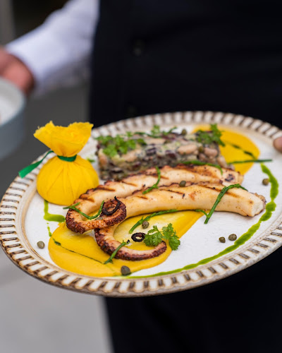 Opinii despre Eat Greek Kouzina JBR în Dubai - Hospitality and gastronomy