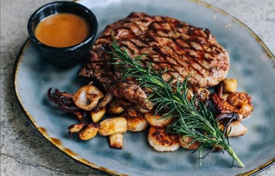 Little Neighborhood Restaurant