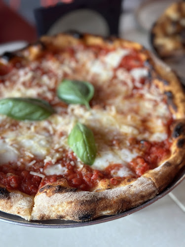 Blu Pizzeriá Khawaneej - Hospitality and gastronomy