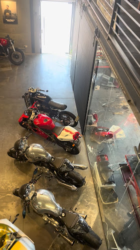 Warehouse 7 14B Street - Al Quoz - Al Quoz Industrial Area 3 - Dubai