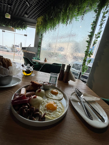 Comentarii opinii despre Haif Café...