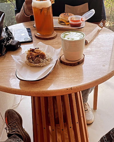 Comentarii opinii despre AMAZI Café & Barber