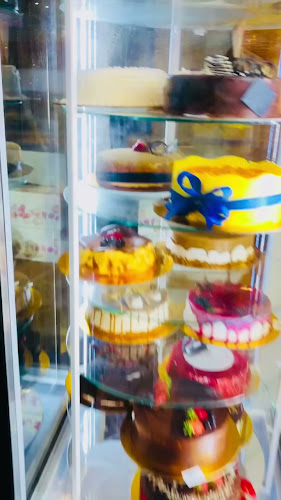 Opinii despre Bake of sweets and pastries în Abu Dhabi - Hospitality and gastronomy