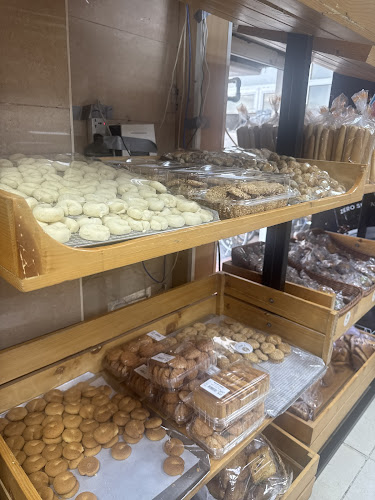 8CG4+HX9 - AL MUKHTAR BAKERY , FIRST INDUSTRIAL AREA ST - Sharjah