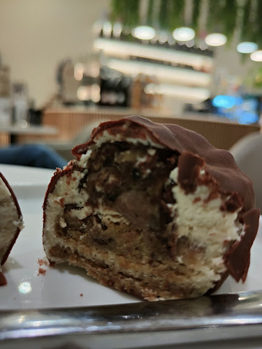 Swani Cafe | Speciality Coffee | Tea - Jumeirah - Dubai