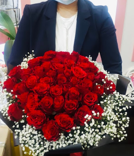 Rose Gold Flowers روز غولد للورود