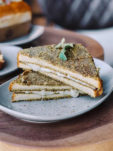 801 Sheikh Rashid Bin Saeed St - Al Nahyan - E22 - Abu Dhabi