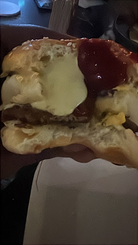 Opinii despre SHE BURGER- Dar al wasl în Dubai - Hospitality and gastronomy