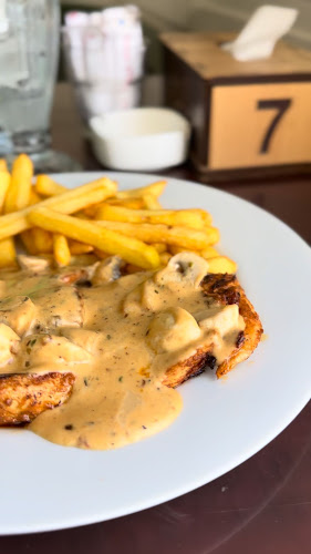 Opinii despre Berlin Restaurant & Coffee Shop în Sharjah - Hospitality and gastronomy