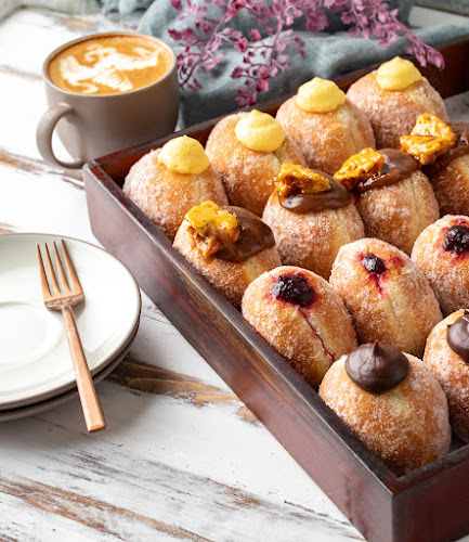 Risen Café and Artisanal Bakery, Barsha Heights