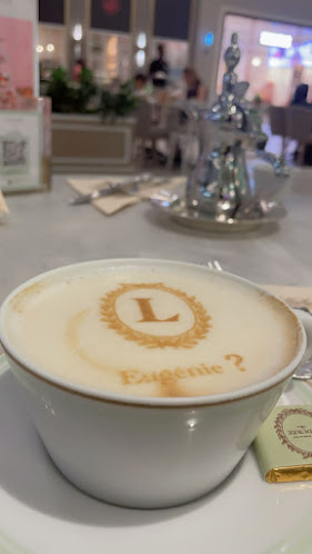 Ladurée - Hospitality and gastronomy