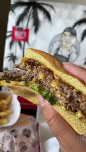 Opinii despre Billy's Hamburgers – authentic meat & veggie burgers with a taste of California în Dubai - Hospitality and gastronomy