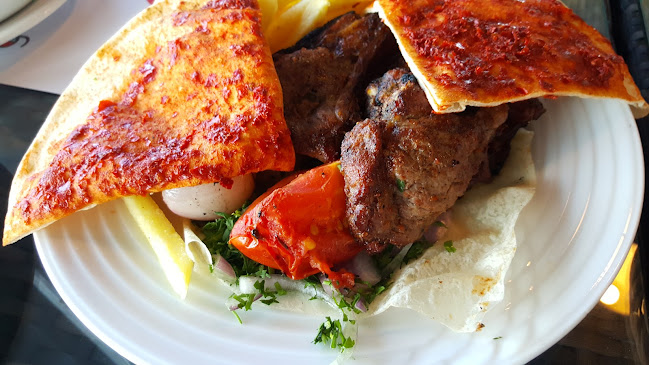 Al Roof Restaurant And Cafe