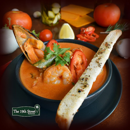 19th Street Bar & Restaurant - Abu Dhabi