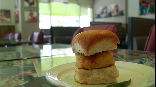 Opinii despre Salam Bombay Vegetarian Restaurant în Abu Dhabi - Hospitality and gastronomy