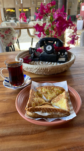 89W6+HHJ - Seaport Street, Baladia Building - Corniche St - Khor Fakkan