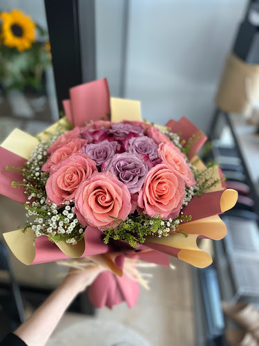 بناء الاوقاف - شارع الشيخ خالد - مقابل قصر الشوكولا - Saih Alkhor Suburb - Sharjah