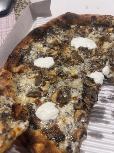 Capo’s Pizza - Hospitality and gastronomy