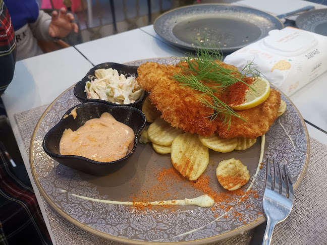 Taleb - Al Qaymariyya Restaurant مطعم القيمرية - سما البستان طالب