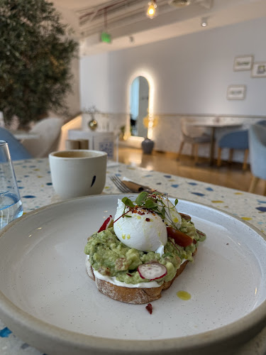 Opinii despre Rain Corniche în Abu Dhabi - Hospitality and gastronomy