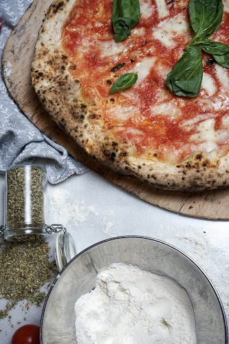 Opinii despre L'Antica Pizzeria da Michele JBR în Dubai - Hospitality and gastronomy