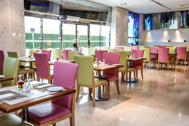 Captain's Table Coffee Shop - Dubai