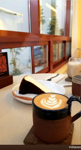 Opinii despre ديب - محمصة وكافيه | DEEP - Roastery & Cafe în Abu Dhabi - Hospitality and gastronomy