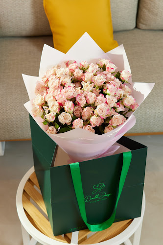 Opinii despre Double Jenya Flower Shop în Dubai - Hospitality and gastronomy